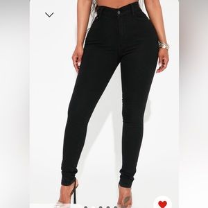 NWT! (SZ 15) Sold out online. Coraline High Rise Jeans.